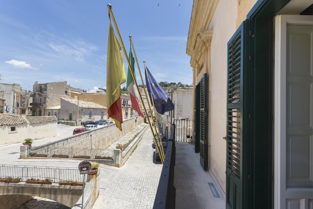 Hotel Novecento Scicli Luaran gambar
