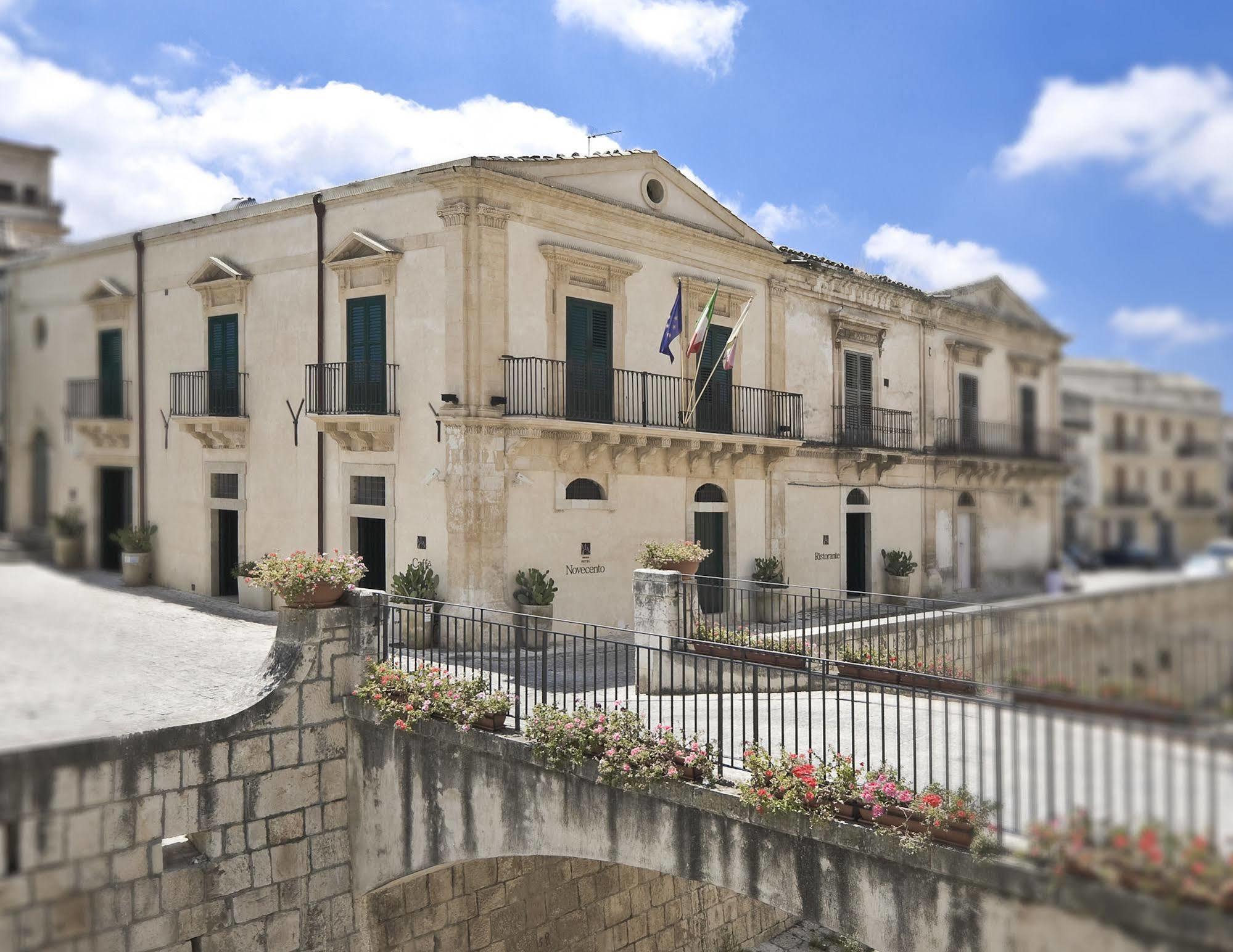 Hotel Novecento Scicli Luaran gambar