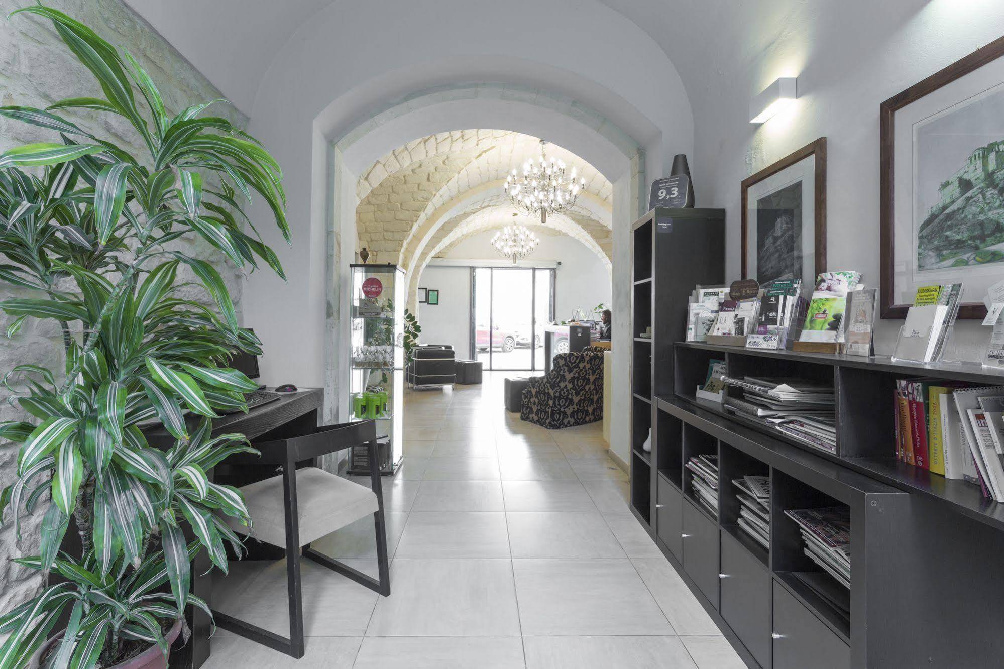 Hotel Novecento Scicli Luaran gambar